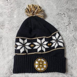 NWOT Boston Bruins beanie